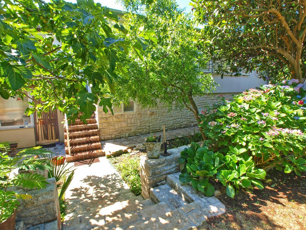 Apartments Vlasta 1410 Premantura Exterior photo